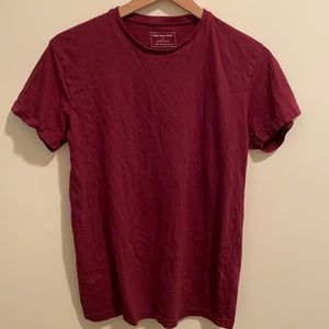BURGUNDY TSHIRT SZ S